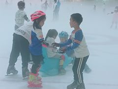-冰堡国际溜冰场(观澜湖新城MHMALL店)
