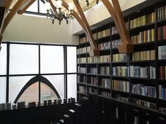 -钟书阁(松江泰晤士小镇店)