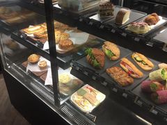 面包甜点陈列柜-星巴克臻选(南京金茂览秀城店)