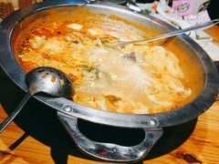 -野山舂·贵州现舂酸汤火锅(鸿通城店)