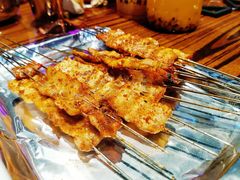 烤五花肉串-蚝堡海鲜·威海菜·海肠捞饭·烧烤·亚洲吃蚝公司(幸福门店)
