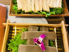 -尚尚仙·酸汤猪手·猪肚鸡火锅(华联万柳购物中心店)