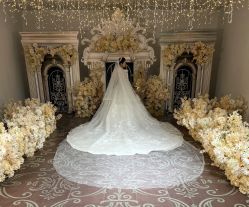 点击看大图 -伯瓷皇后婚纱艺术空间