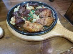 -老东镇啤酒屋海鲜加工·蒸汽海鲜·海鲜烧烤(台东店)