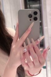 -HUII NAIL绘京美甲美睫会馆