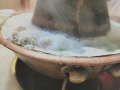-洞庭洲·防空洞火锅·烧烤·铜锅涮肉(新百广场店)