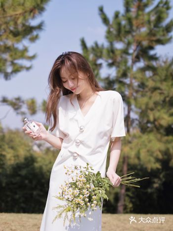 秋日的林间花海是风中伴着蓝风铃馥奇香