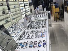 -诺柯视眼镜-蔡司依视路官方工厂店(淞南一店)