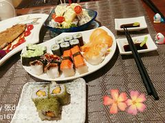 -鸿通城购物中心