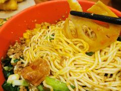 -爆炸头阿姨小四川正宗川味小吃(无任何分店)