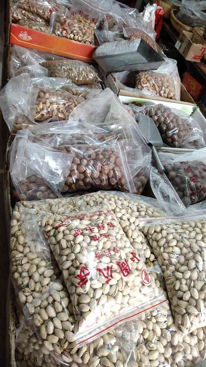 小周瓜子,武清有好几家,瓜子是现炒现卖的,味道非常好