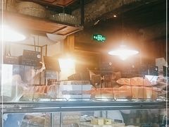 面包甜点陈列柜-仙峰天然面包(迎宾路店)