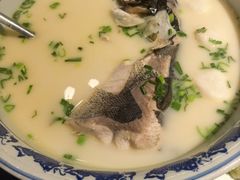 -南京金牛湖巨碗鱼头