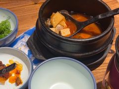 -明洞阿姨·韩式酱蟹烤肉·创意料理(三元桥店)