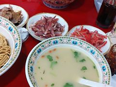 -金杨拉面王小吃面馆·牛三宝面·红烧牛肉粉