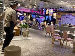 大堂-奈雪的茶(湖滨银泰in77C区PRO店)