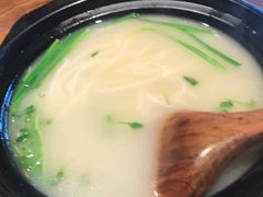 -云海肴·汽锅鸡·云南菜(天山百盛优客店)