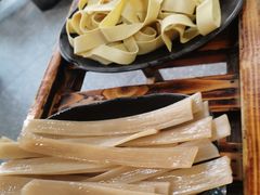 -乡土黄·鲜牛肉火锅·小龙虾(兴业街店)