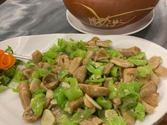 -蔼若春.传承三十年云南菜(金碧公园店)