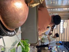 -洪氏嗨捞·广东猪肚鸡·椰子鸡火锅(西咸万象城店)