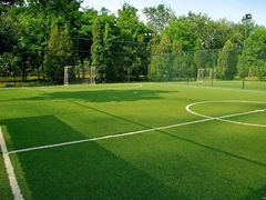 -80中学室内室外足球场