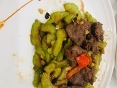 凉瓜炒牛肉-东江海鲜酒家(艺都分店)