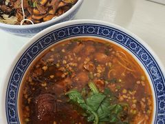 辣肉面-沪西老弄堂面馆(定西路店)