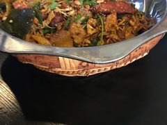 -愉肴麻辣香锅(中北镇店)