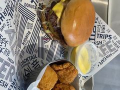 -TRIPS BURGER(大钟寺店)