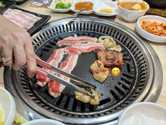 -汉城韩国烧烤火锅(官也街店)
