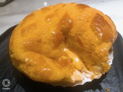 芝士爆浆菠萝包-新世界餐厅(万达店)