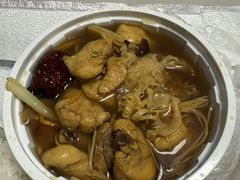 山菌鸡腿鱼豆花火锅-老牌坊云南鱼豆花火锅(哈西万达店)