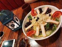 烟熏鸡肉藜麦蔬菜色拉-玛格萝妮比萨屋(陆家浜路店)
