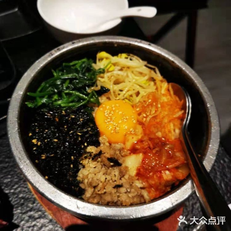 美滋滋的烤肉来啦[吐]