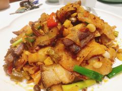 软饼炒腊味-江城小馆陕南妈妈菜·全球旅行餐厅(钟楼店)