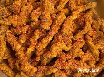 小酥肉看起来难做，其实制作过程特别简单，吃起来可是美