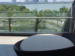 -上海滴水湖皇冠假日酒店