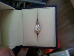 -威德钻石-克拉钻大本营(南京东路店)