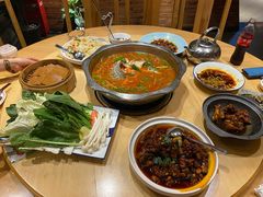 -野山舂·贵州现舂酸汤火锅(鸿通城店)