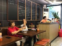 大堂-阿扁杭州面(苗圃店)