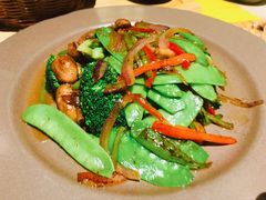 荷兰豆-华阳时光吧餐厅(华阳广场国际大饭店)