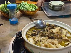 -杨记山珍鸡煲菌汤锅