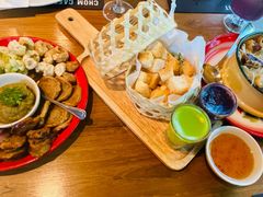 -Chom Cafe and Restaurant