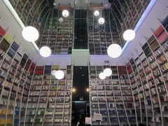 -钟书阁(松江泰晤士小镇店)