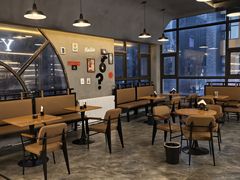 -岩顶健身(玄武店)