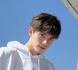 -丝语萱形象