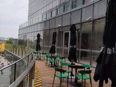 户外休息区（可吸烟）-小罐茶(济南恒隆广场店)