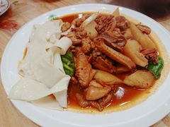 沙湾大盘鸡-塔哈尔·新疆盛宴(城西银泰店)