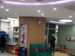 -雅悦齿科(顾村公园店)