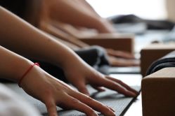 -酉嘉瑜伽YO+YOGA